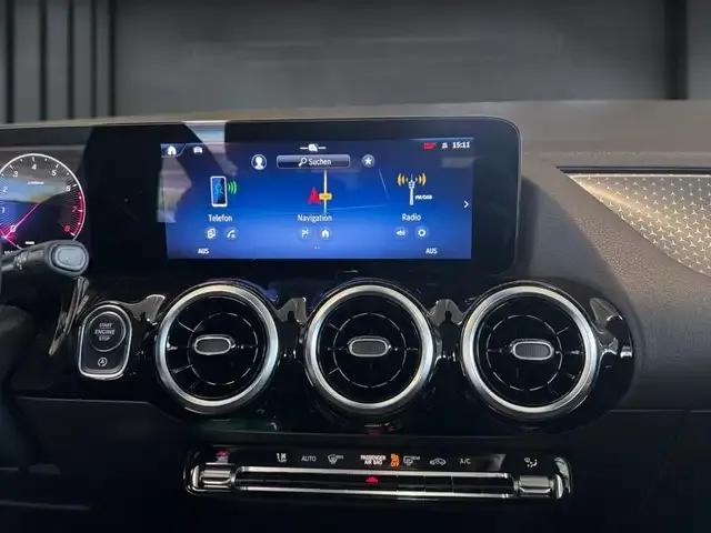 Mercedes-Benz B 180