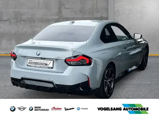 BMW 218