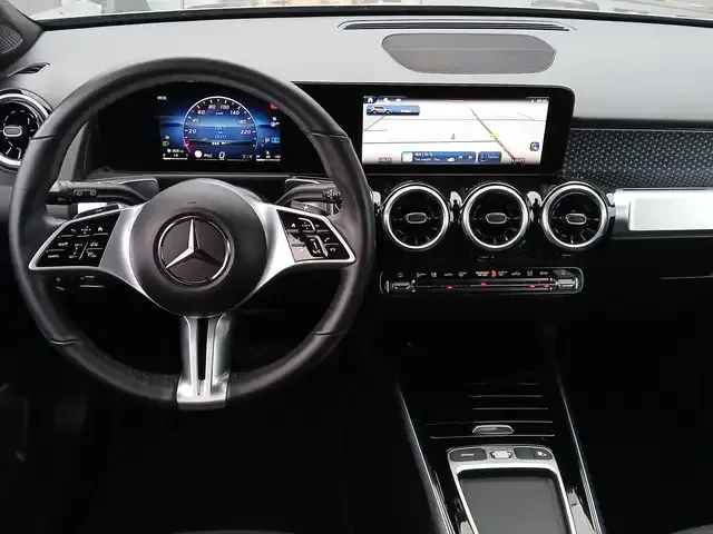 Mercedes-Benz GLB 200