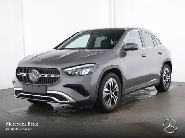 Mercedes-Benz GLA 220
