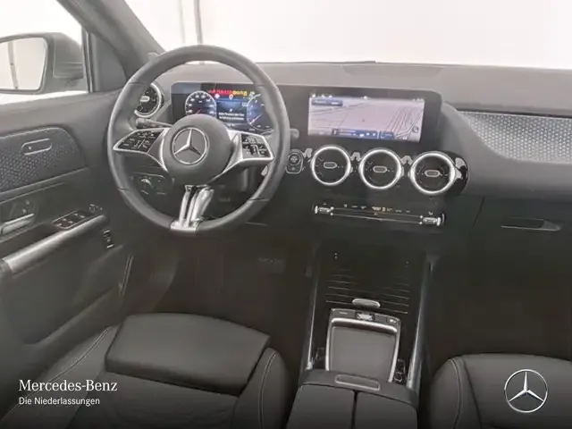 Mercedes-Benz GLA 220