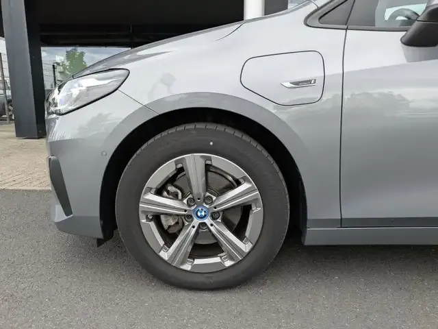 BMW 225
