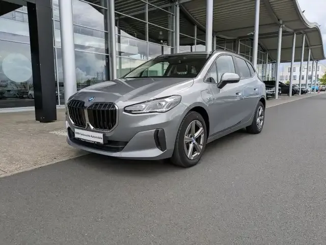 BMW 225