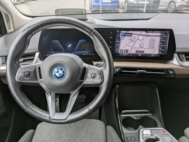 BMW 225