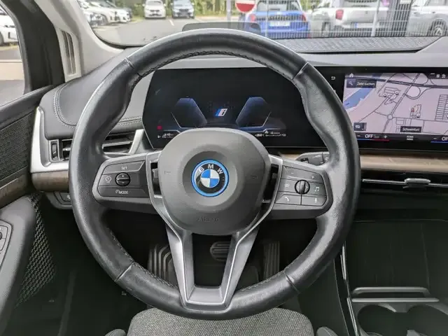 BMW 225