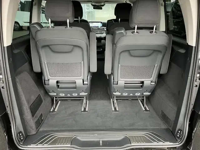 Mercedes-Benz V 220