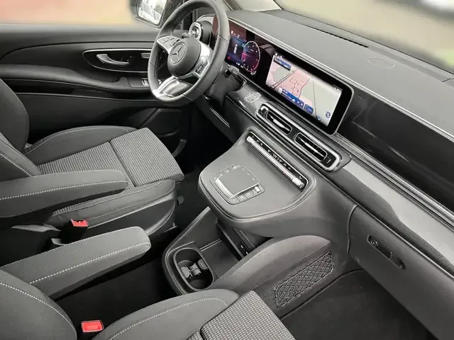 Mercedes-Benz V 220