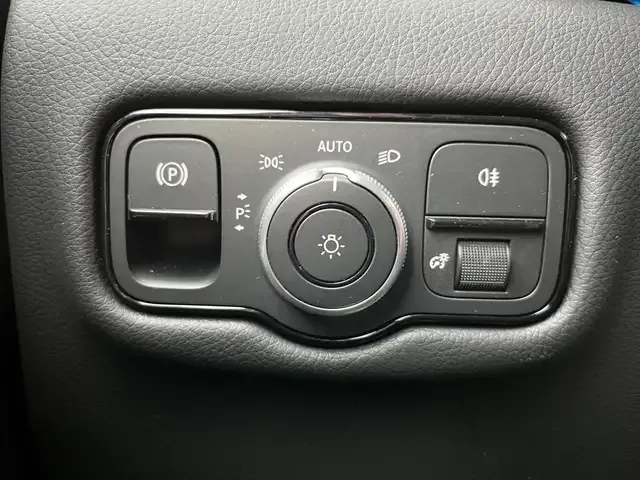 Mercedes-Benz V 220