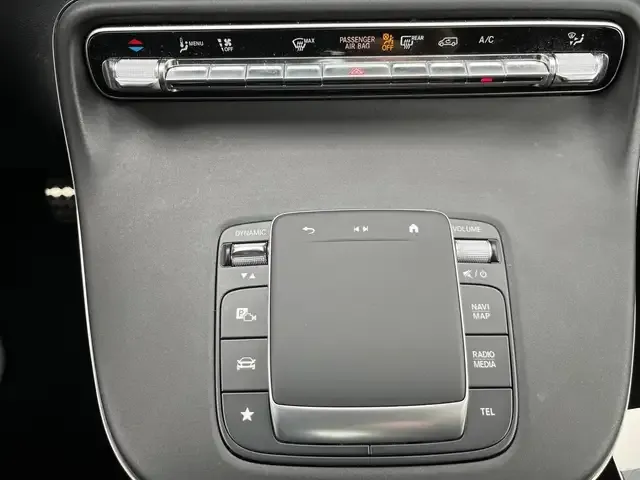 Mercedes-Benz V 220