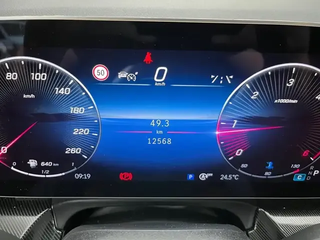 Mercedes-Benz V 220