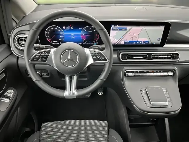 Mercedes-Benz V 220