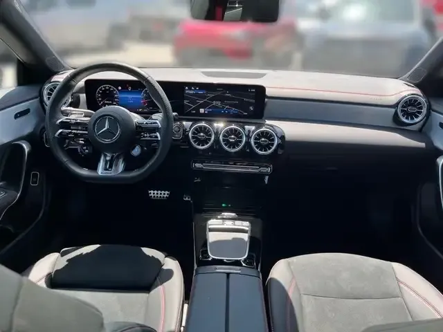 Mercedes-Benz CLA 35 AMG