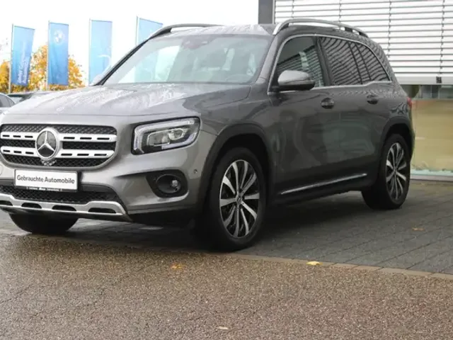 Mercedes-Benz GLB 200
