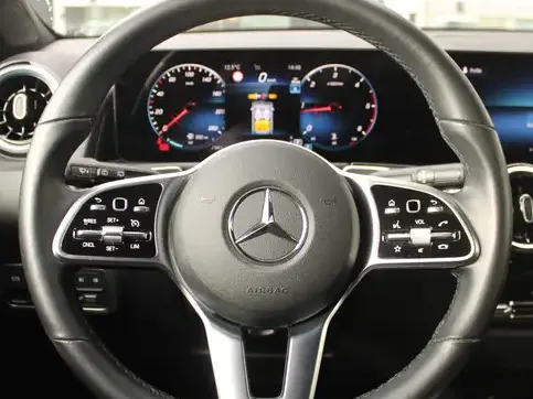 Mercedes-Benz GLB 200