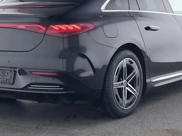 Mercedes-Benz EQE 300