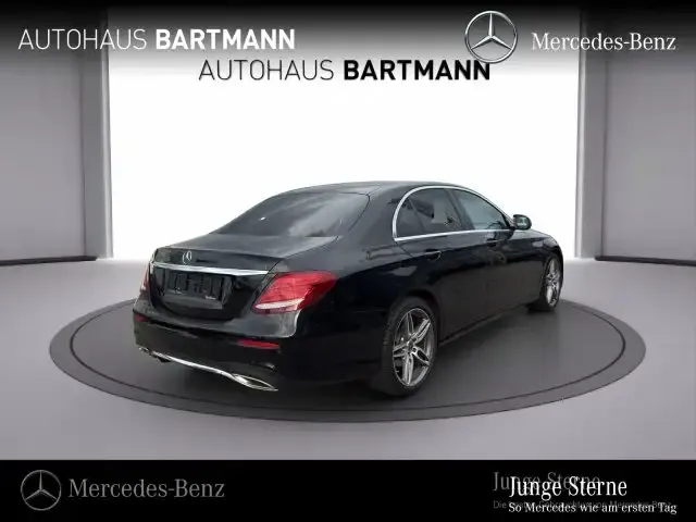 Mercedes-Benz E 200
