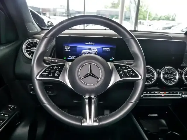 Mercedes-Benz EQB 300