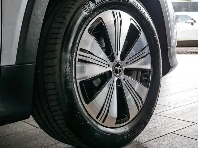 Mercedes-Benz EQB 300
