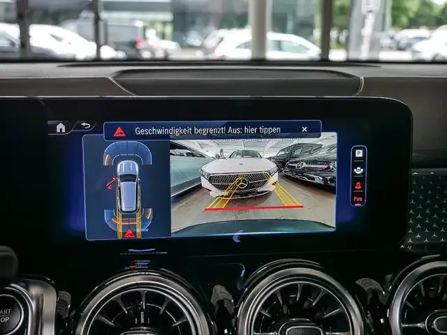 Mercedes-Benz EQB 300