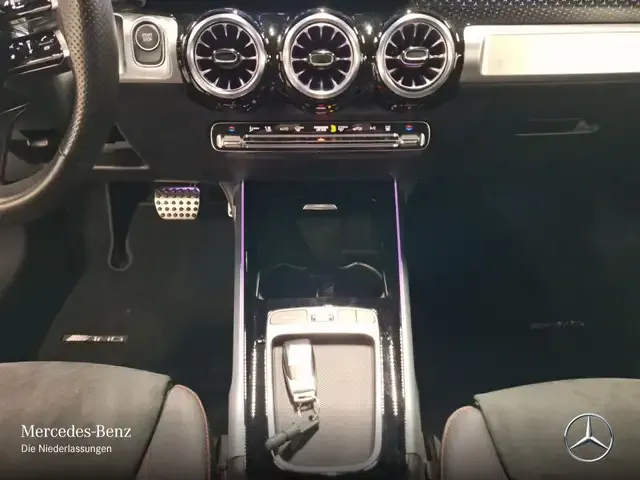 Mercedes-Benz EQB 300