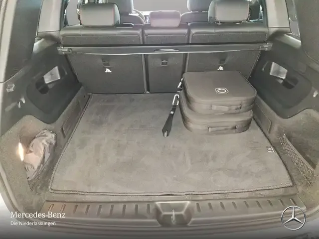 Mercedes-Benz EQB 300