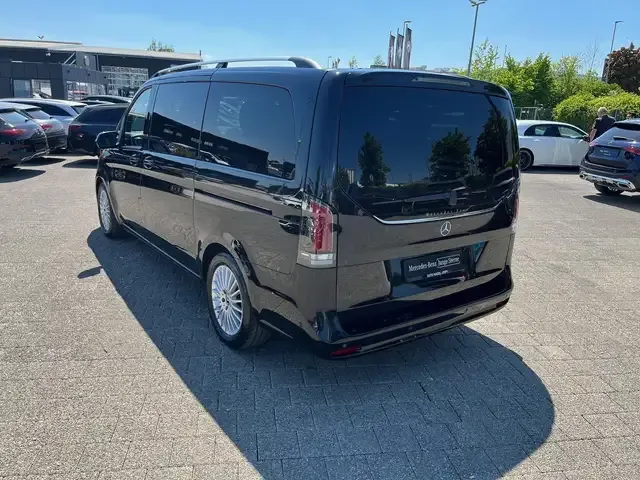 Mercedes-Benz V 220