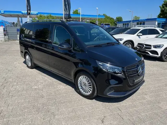 Mercedes-Benz V 220