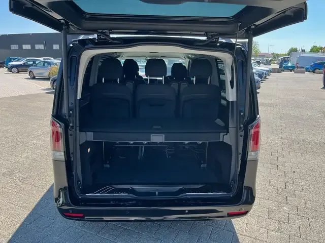 Mercedes-Benz V 220