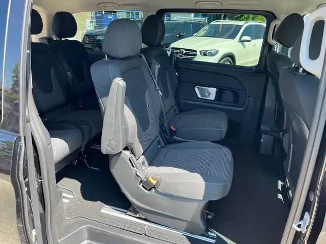 Mercedes-Benz V 220