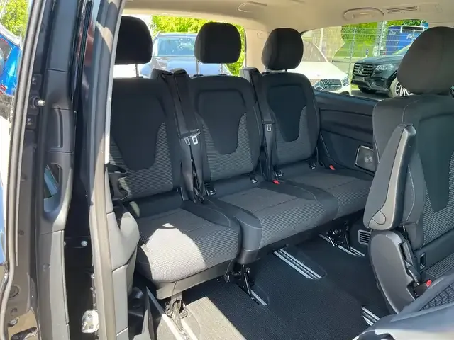 Mercedes-Benz V 220