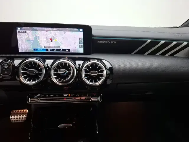 Mercedes-Benz CLA 35 AMG