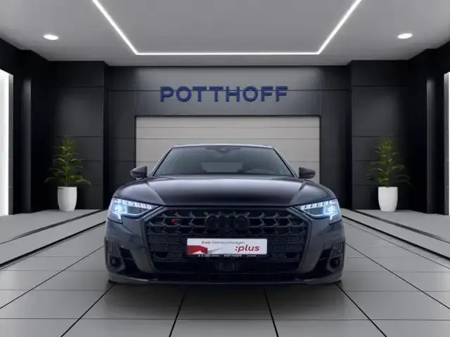 Audi S8