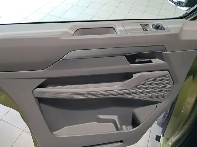 Volkswagen T7 Caravelle
