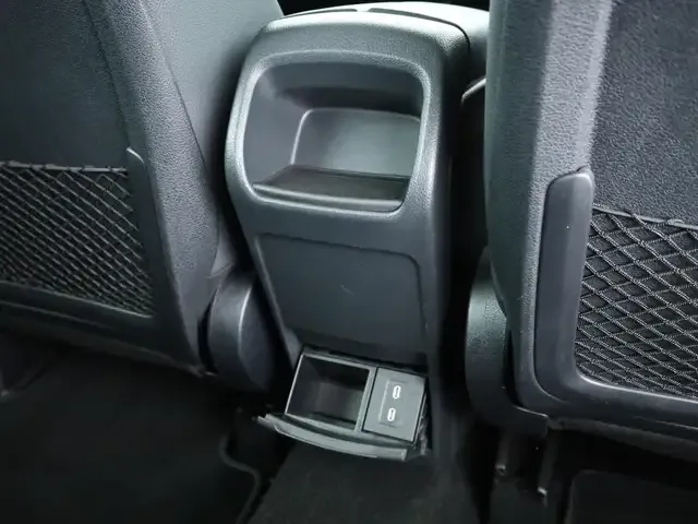 Mercedes-Benz GLB 180