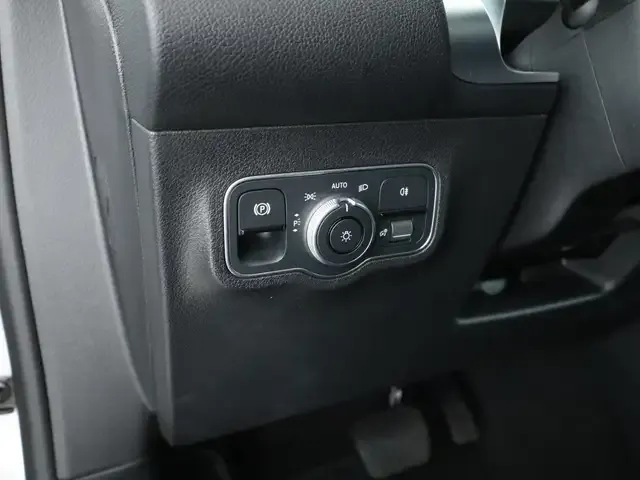 Mercedes-Benz GLB 180