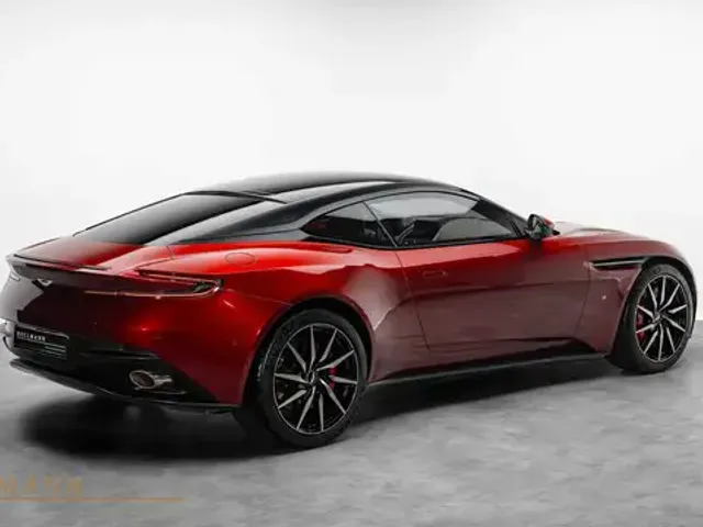 Aston Martin DB11