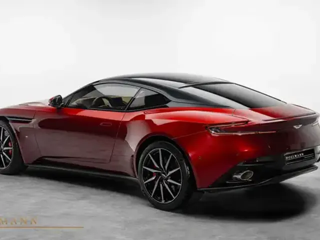 Aston Martin DB11