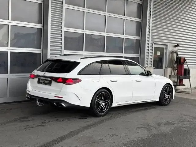 Mercedes-Benz E 220