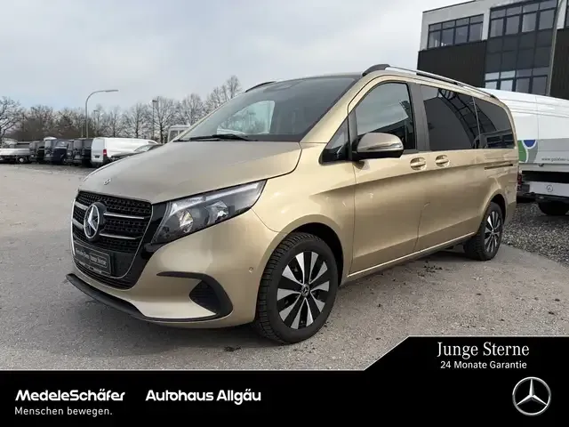 Mercedes-Benz V 220