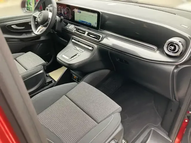 Mercedes-Benz V 220
