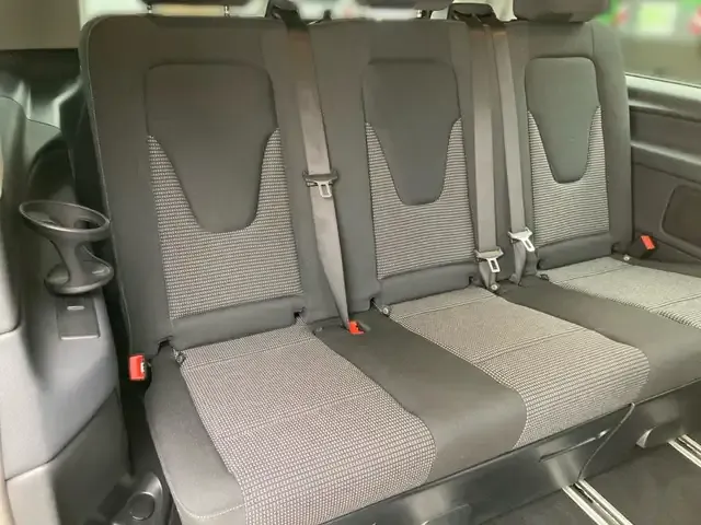 Mercedes-Benz V 220