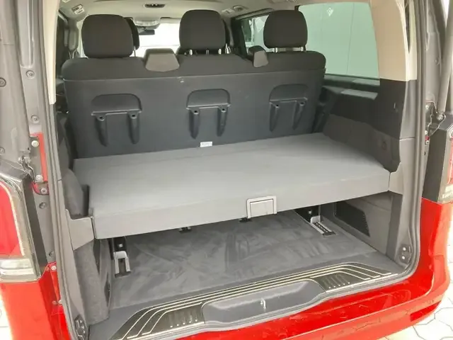 Mercedes-Benz V 220