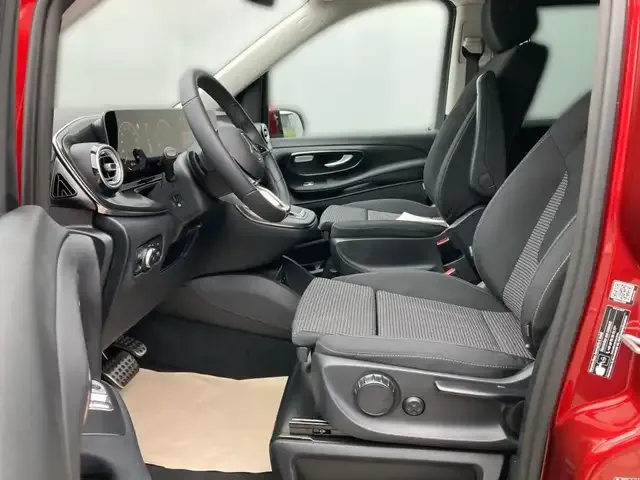 Mercedes-Benz V 220