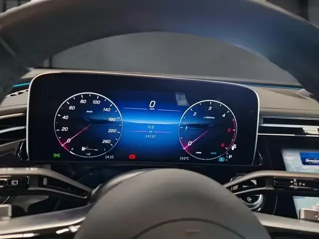 Mercedes-Benz E 220