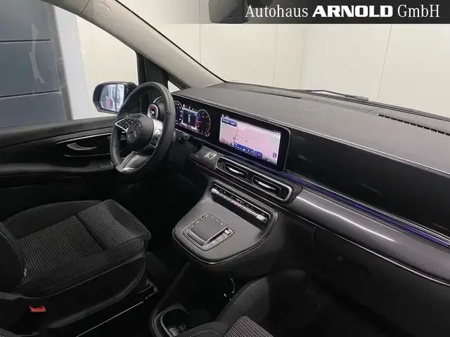 Mercedes-Benz V 220