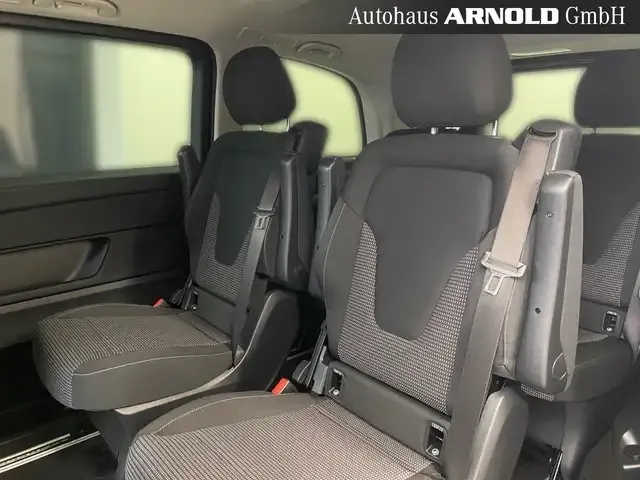 Mercedes-Benz V 220