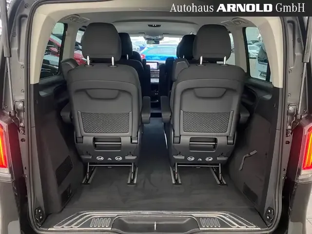 Mercedes-Benz V 220