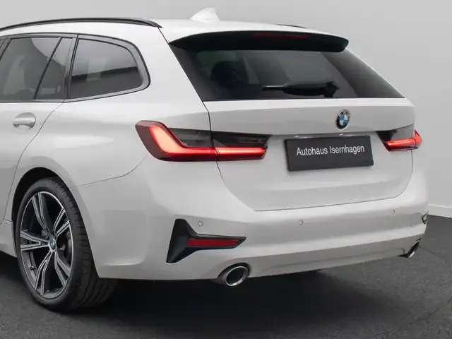 BMW 330