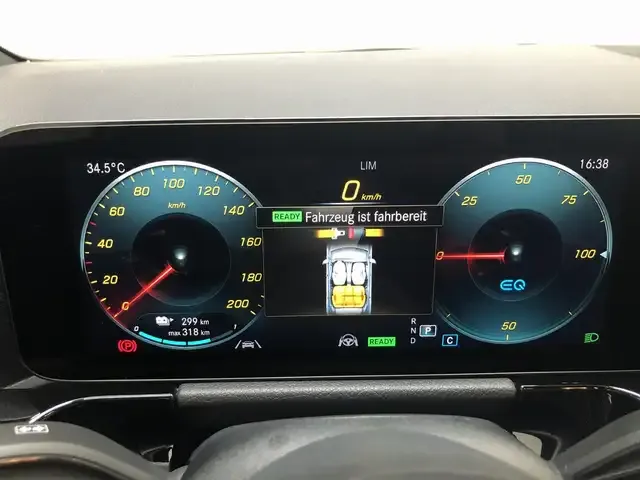 Mercedes-Benz EQA 300