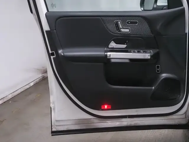 Mercedes-Benz EQB 350